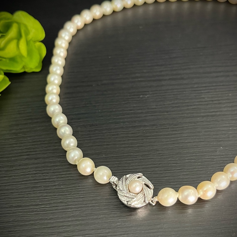 🚫SOLD🚫✨AKOYA PEARL NECKLACE✨  ✨17 Inch ✨ ✨6.5-7.0mm✨✨Silver setting✨